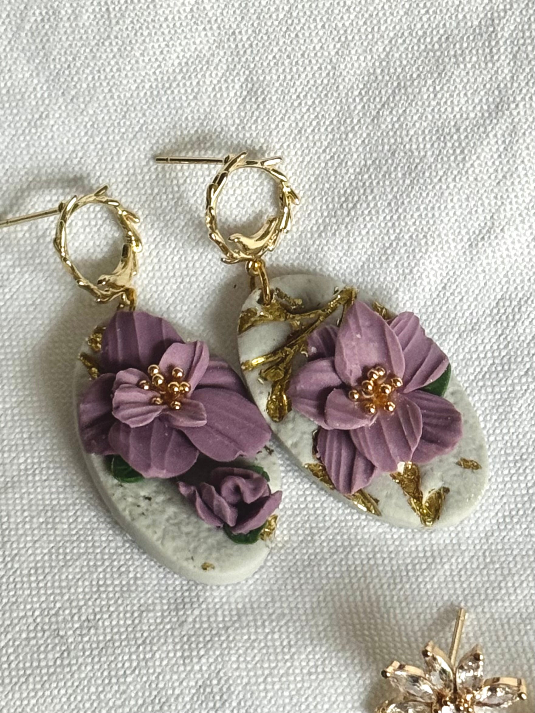 Golden Lavender Herb Collection | Statement Ohrringe aus Polymer Clay |  Lavender Herb & Gold | Creative Studio Anniway | Geschenkidee