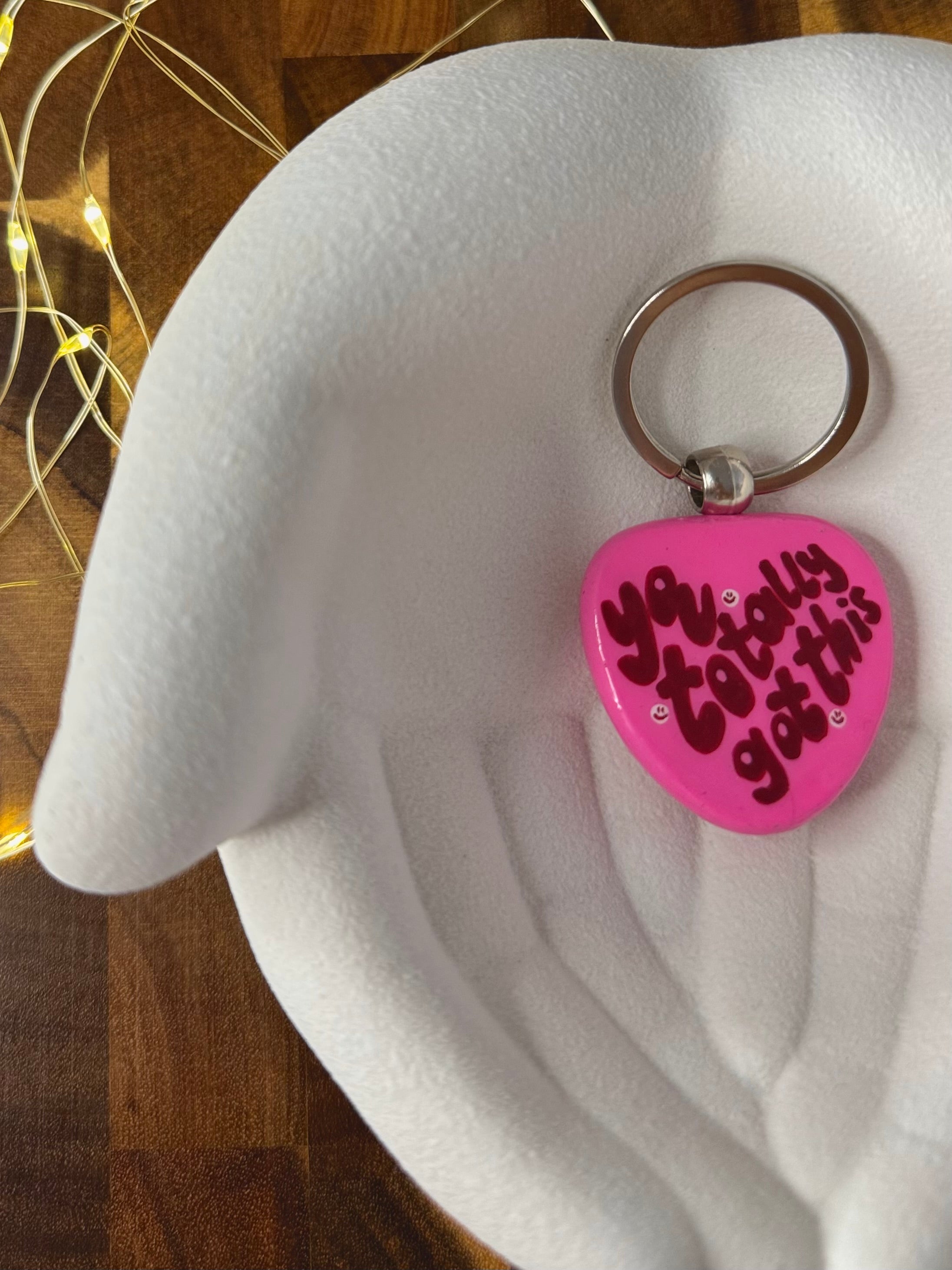 Liebevoll handbemalter Holz-Schlüsselanhänger | verschiedene Designs | versiegelt | kleine Stückzahl