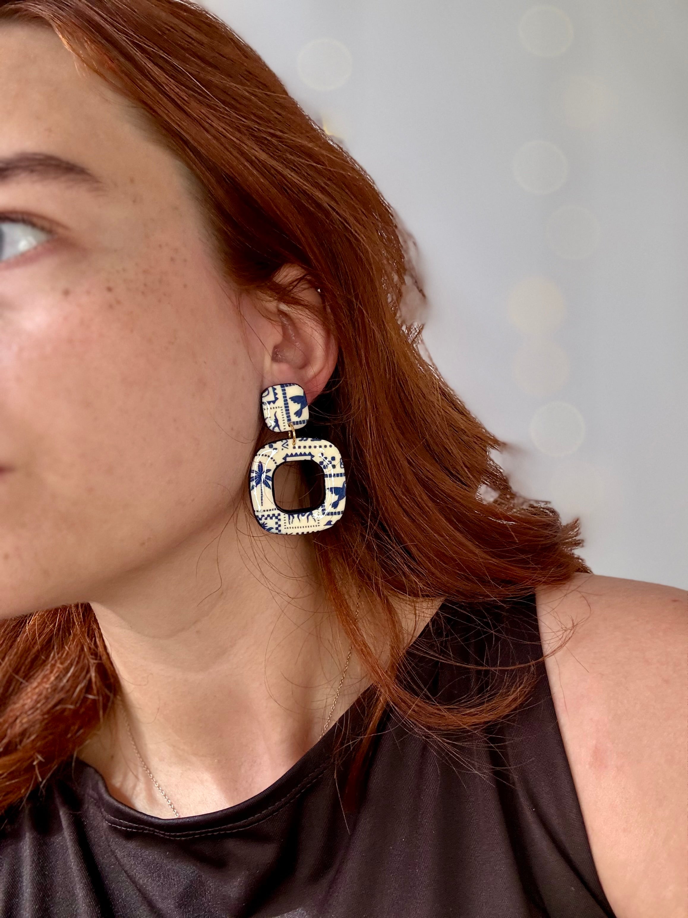 Santorini Nights Collection | Statement Ohrringe aus Polymer Clay | Blau & Creme