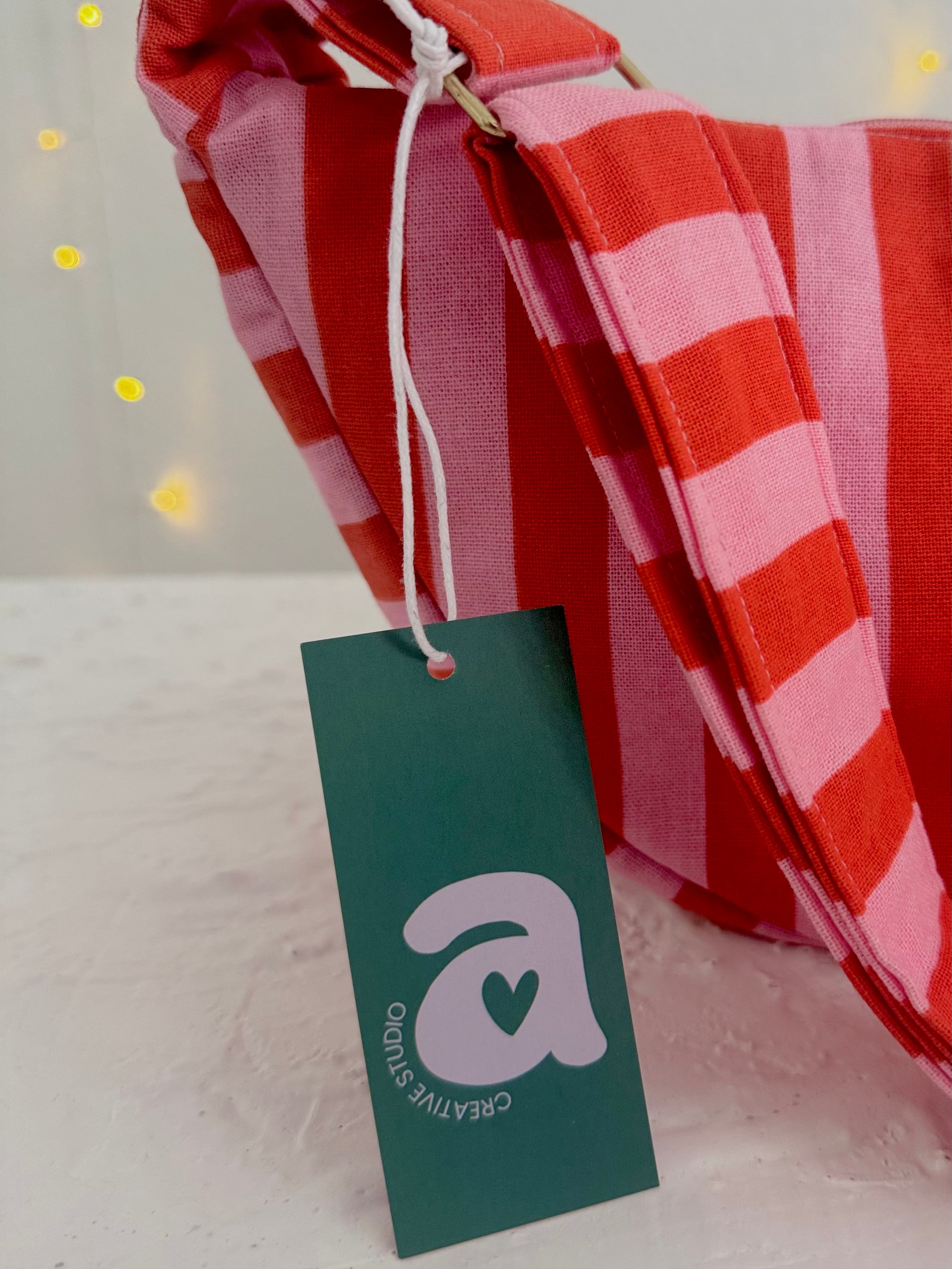 Sonderanfertigung Umhängetasche (small) | Individuelles Einzelstück (Beispiel pink & rot gestreift)