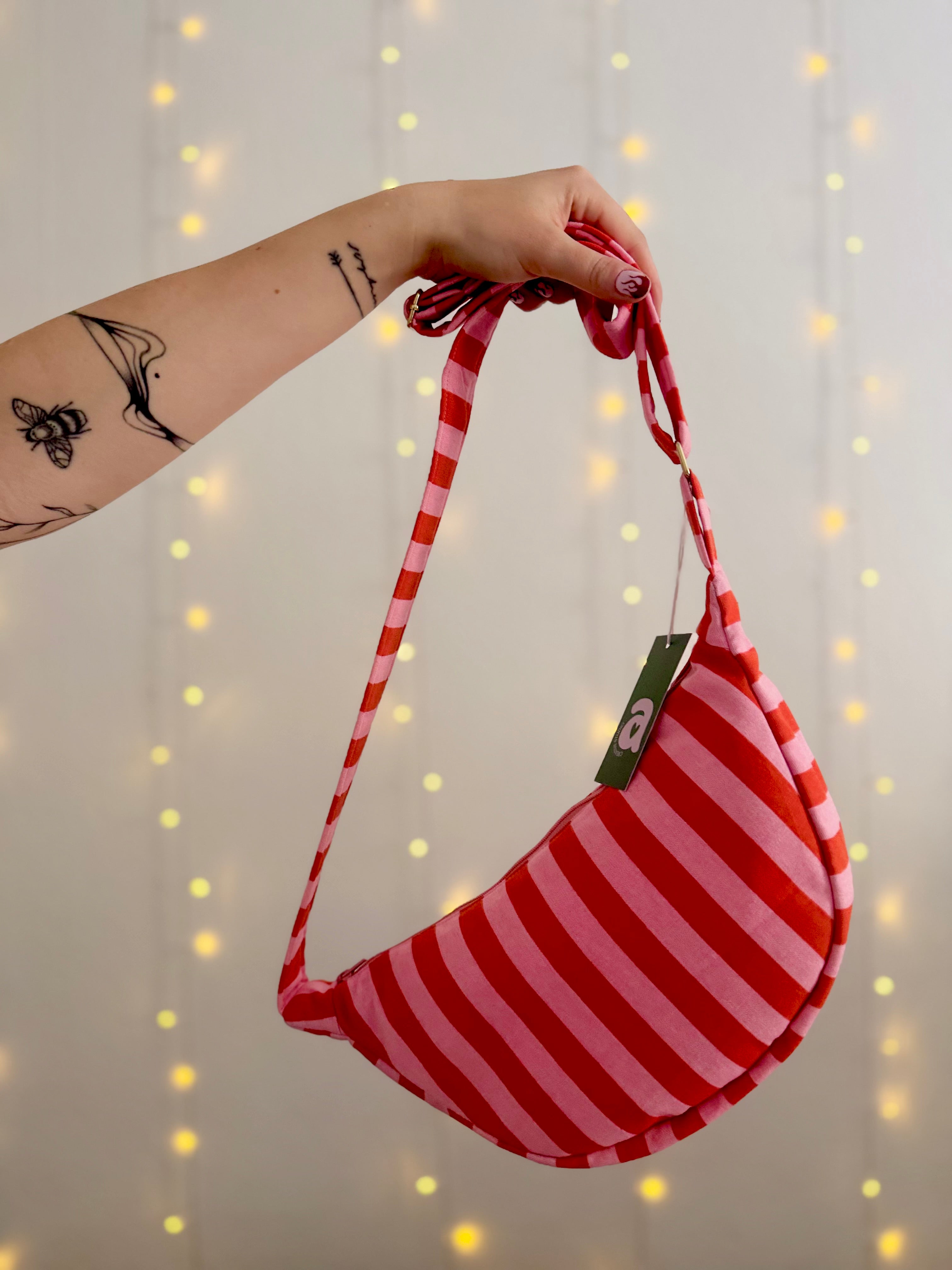 Sonderanfertigung Umhängetasche (small) | Individuelles Einzelstück (Beispiel pink & rot gestreift)