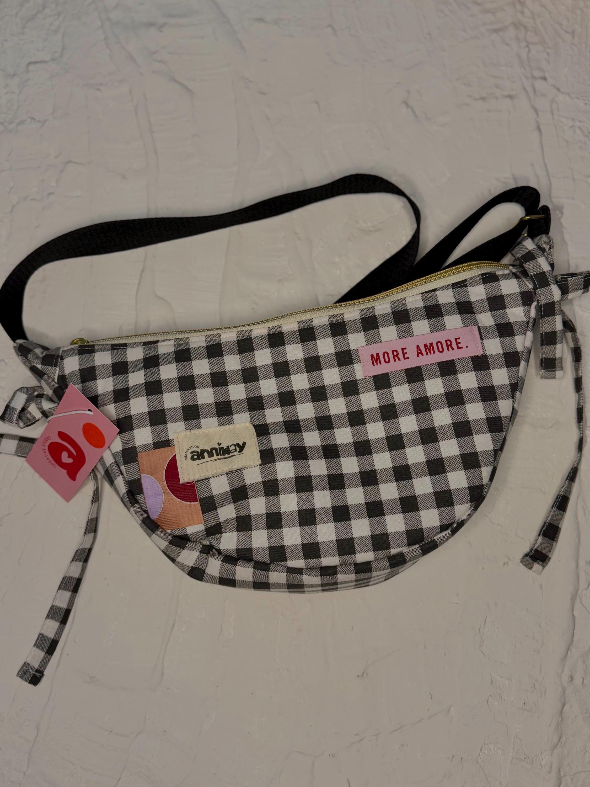 Handgemachte Umhängetasche (small) | More Amore | Karo upcycling | Einzelstück von Creative Studio Anniway | Geschenkidee
