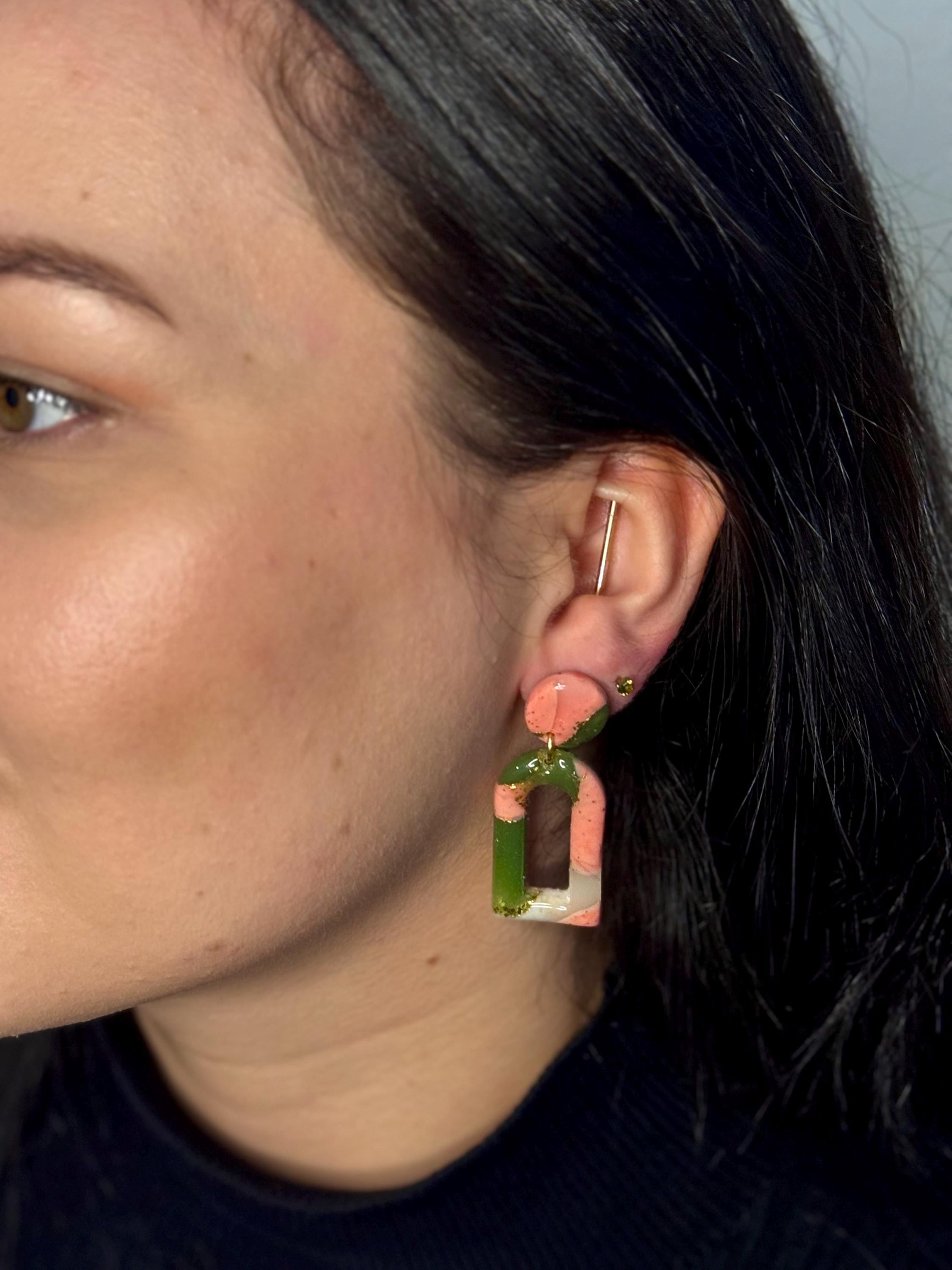 Emerald Blossom Collection | Statement Ohrringe aus Polymer Clay | Grün & Rosa | Creative Studio Anniway | Geschenkidee