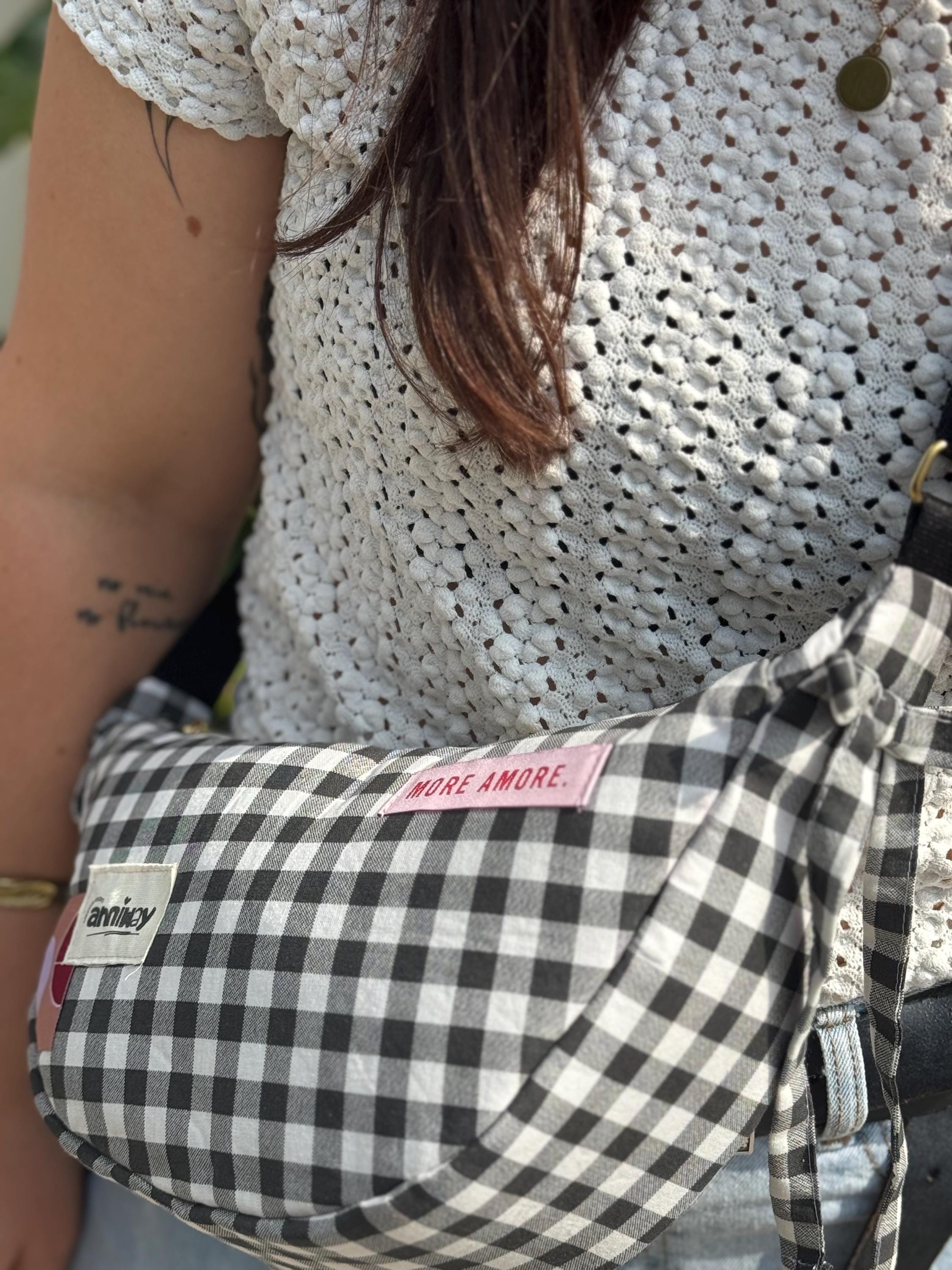 Handgemachte Umhängetasche (small) | More Amore | Karo upcycling | Einzelstück von Creative Studio Anniway | Geschenkidee