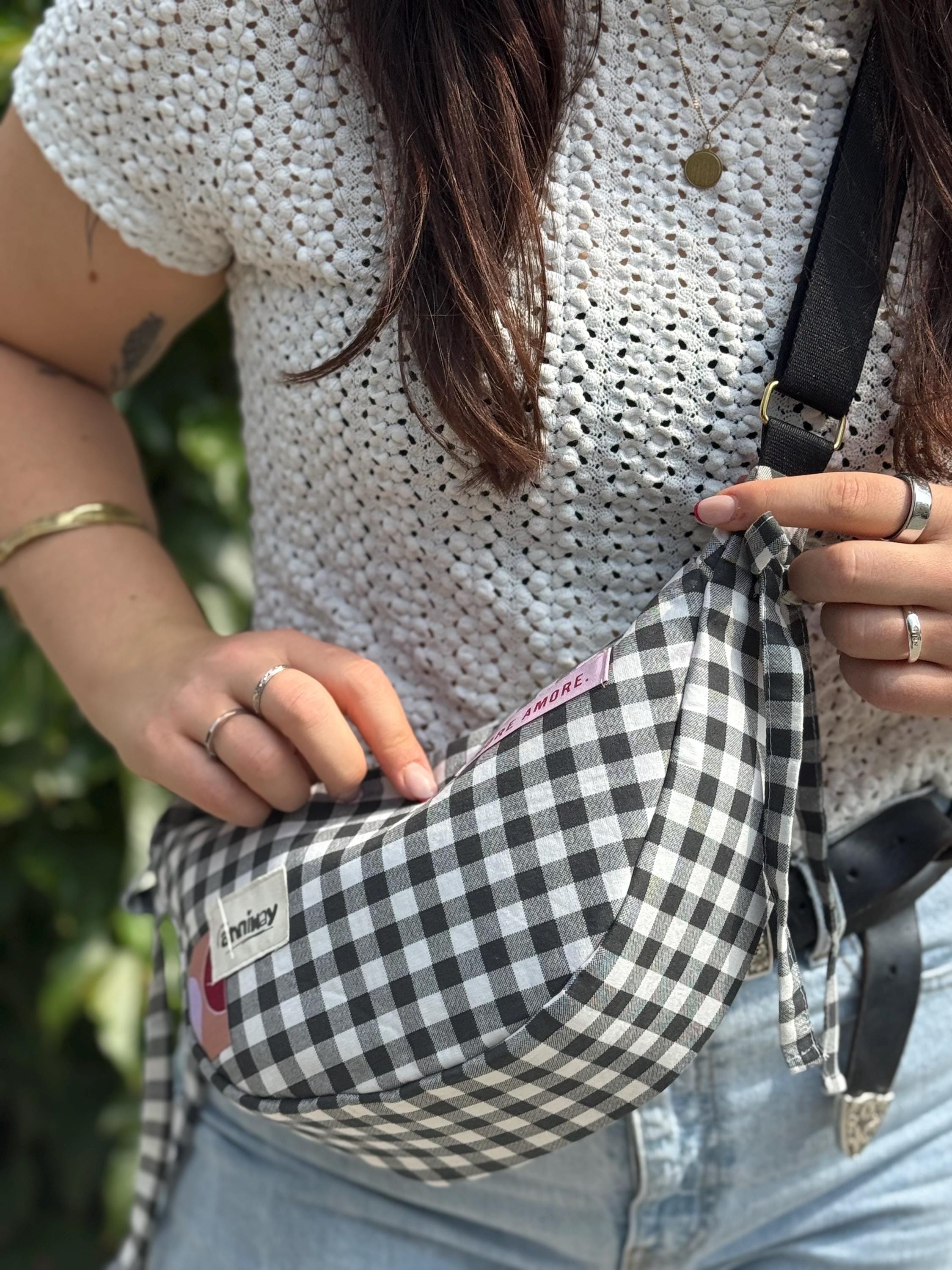 Handgemachte Umhängetasche (small) | More Amore | Karo upcycling | Einzelstück von Creative Studio Anniway | Geschenkidee