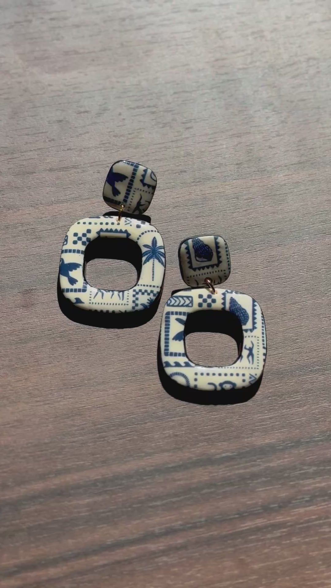 Santorini Nights Collection | Statement Ohrringe aus Polymer Clay | Blau & Creme